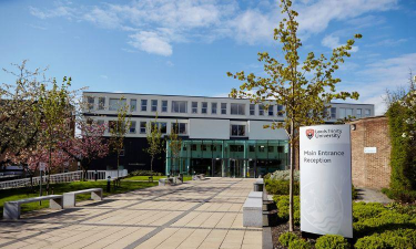 利兹三一大学学院