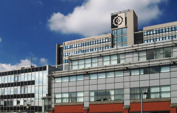 谢菲尔德哈勒姆大学