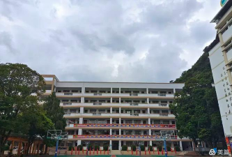 马山县体育中学