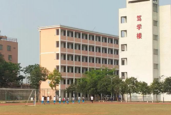 定安县城南初级中学