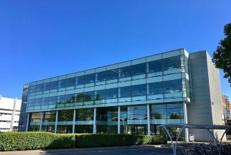英国科学技术与电子商务学院