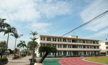 桂平市石咀中学