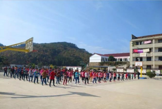 歇马镇百峰中学