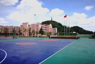 郎岱镇中学