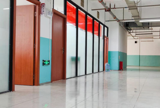 西柏克兰学校