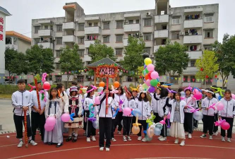 上林县白圩镇覃排初级中学