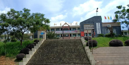 江阴市新桥中学
