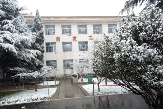 曲阜市小雪镇北林中学户外活动场地