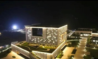 成都工业学院中专部户外活动场地