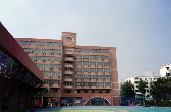 天津市万盛高级中学户外活动场地