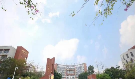 广州大学附属中学(广附)户外活动场地