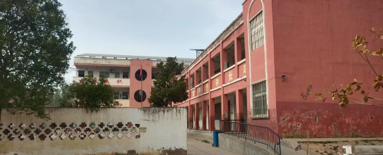 灵宝市世纪高中户外活动场地