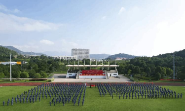 云南省国防工业学校户外活动场地