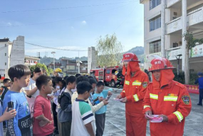 南雄市澜河陈经纶学校户外活动场地