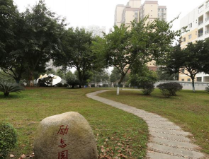 德阳市绵竹市东汽中学户外活动场地