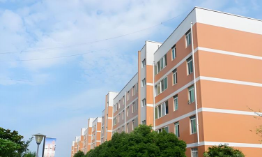 成都东星航空学院户外活动场地
