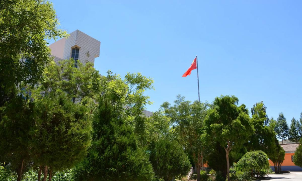 会宁县丁沟乡初级中学户外活动场地