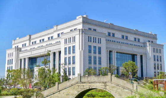 浙江工业师范大学屏峰校区户外活动场地