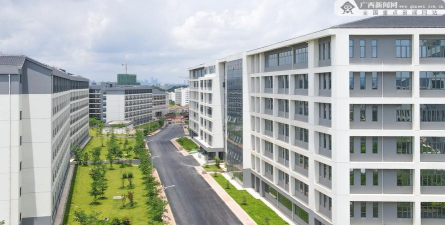 广西经贸职业技术学院户外活动场地