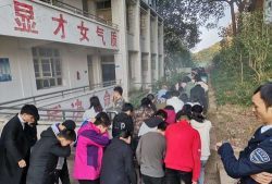宜宾东方职业技术幼儿师范学校户外活动场地