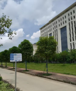 广西质量技术工程学校户外活动场地