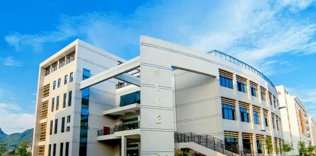 河池信息工程学校户外活动场地