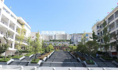 旬阳市职业中等专业学校户外活动场地