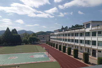 桃园县立平镇国中户外活动场地
