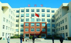 青岛建国职业学校户外活动场地