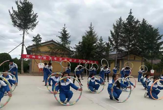 宕昌县阿坞八年制学校户外活动场地