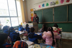 宕昌县八力八年制学校户外活动场地