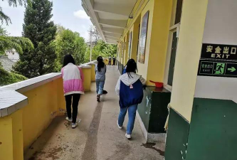 苏合初级中学户外活动场地