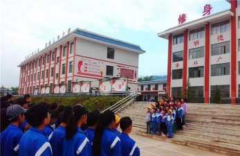 礼县祁山乡初级中学户外活动场地