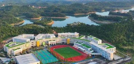 四川绵阳东辰国际学校户外活动场地