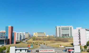 平顶山职业技术学院户外活动场地