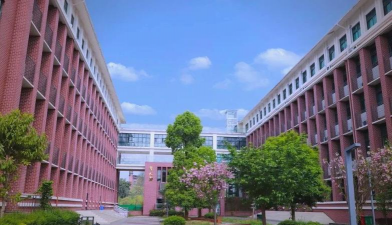 重庆资源与环境保护职业学院户外活动场地
