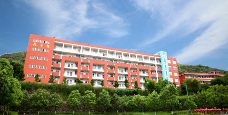 平阳县育英体校户外活动场地