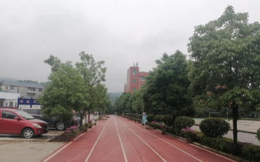 怀化洪江区工业职业中等专业学校户外活动场地