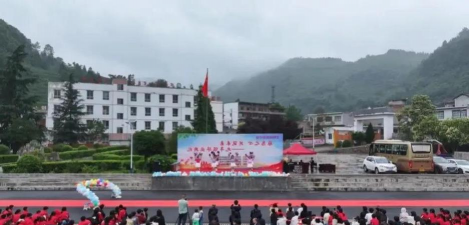 团结中学户外活动场地