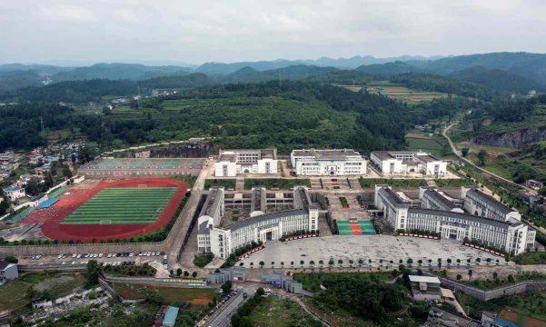 金沙县沙土镇初级中学户外活动场地