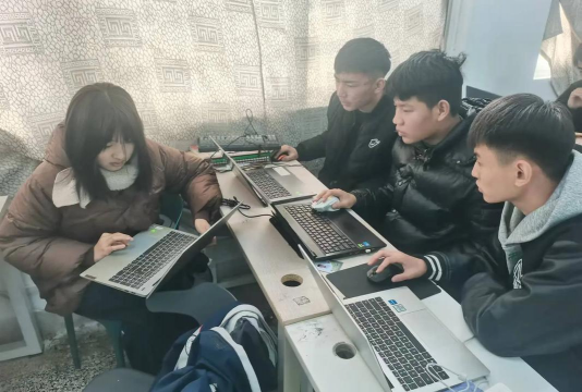 镇江市纺织职工中等专业学校户外活动场地
