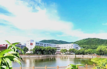 丹阳市职工学校户外活动场地