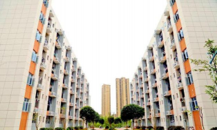咸宁电子科技学校户外活动场地