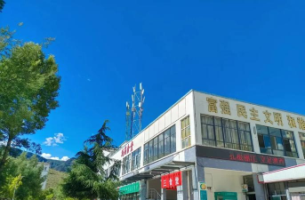 丽江高等学校户外活动场地