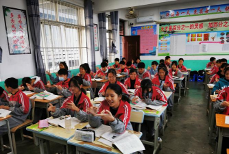 隆安县民族中学户外活动场地
