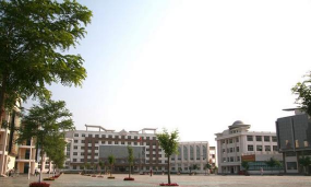 吴忠中学户外活动场地