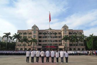南宁市东方外国语学校户外活动场地