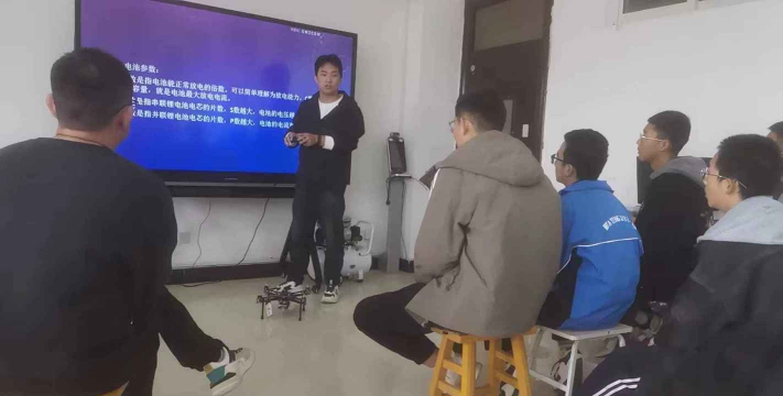 华亭县职教中心户外活动场地