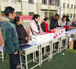 康杨中学户外活动场地