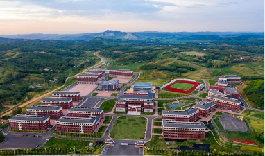 剑桥教育集团户外活动场地